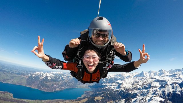 Skydiving with Outdoor Switzerland AG